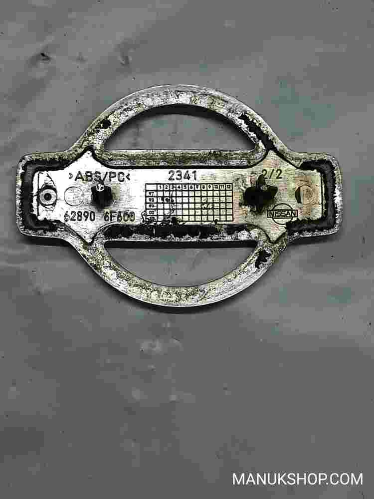 Emblem  Nissan 100NX 6589061Y00 65890-61Y00