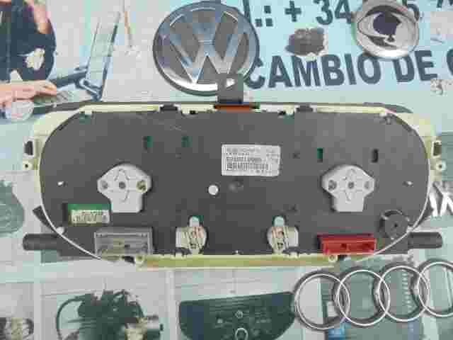 Kombiinstrument Tacho Renault Laguna II 8200218888B 8200218888-B 501018880079