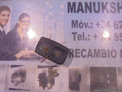 Seitenblinker Blinker Kotflügel links Mitsubishi Pajero Montero P251 BA15S21W