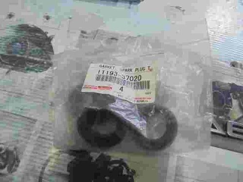 Gaskets Spark Plugs  Toyota Corolla RAV4 III Avensis III 1119337020 11193-37020