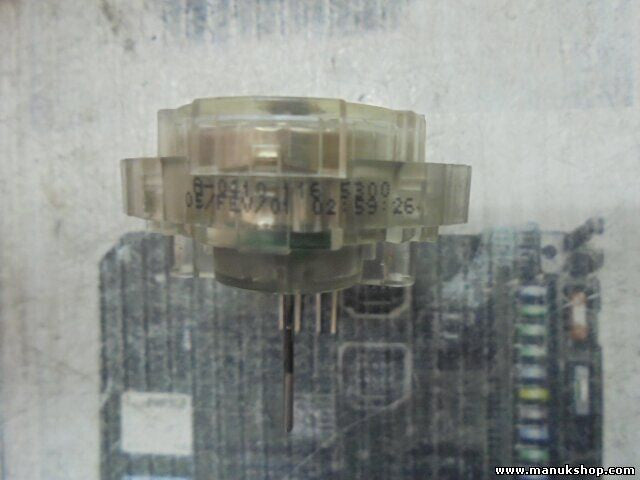 Schrittmotor Tacho Audi A4  TDI 8D0920930M 8D0920930N 8D0920930C B0410 05FEV01