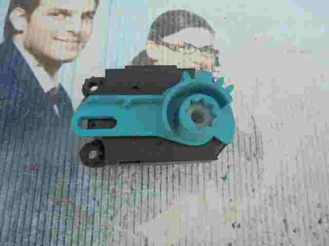 Stellmotor Heizung Renault Scenic III Megane 3 III VHB3010007A Valeo N105212VA