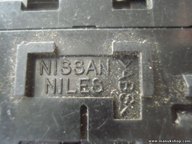 Spiegelschalter Nissan Navara D40 Niles 25570AX005 070329