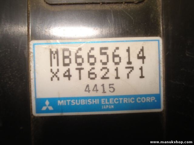 Steuergerät Luftfahrwerk Mitsubishi Pajero Montero MB665614 X4T62171