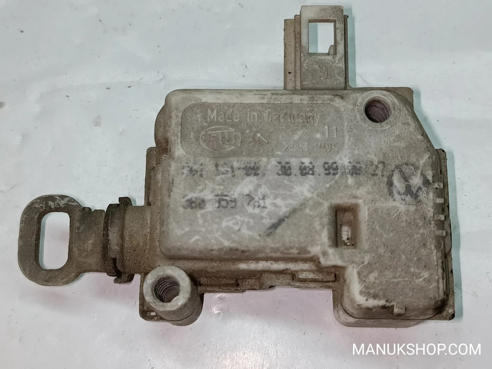 Stellmotor Heckklappe Zentralverriegelung VW Volkswagen Golf 4 Passat 3B0959781