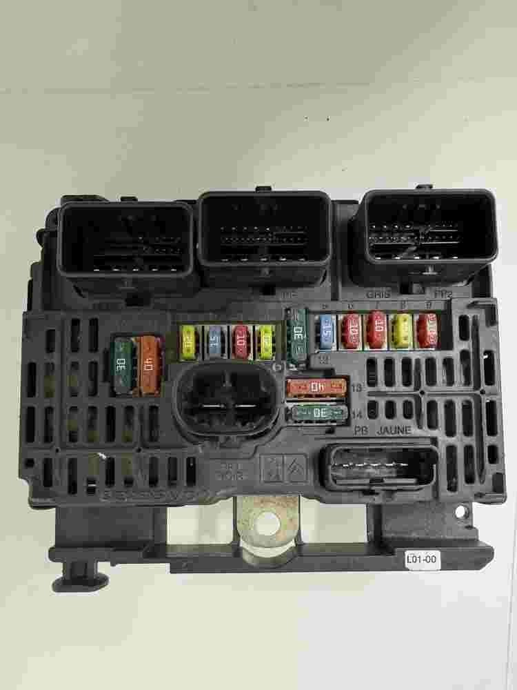 Sicherungskasten Peugeot 407 Citroen Siemens 9658539180 S118983001N S118983001 N