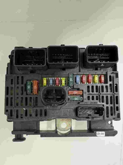 Sicherungskasten Peugeot 407 Citroen Siemens 9658539180 S118983001N S118983001 N