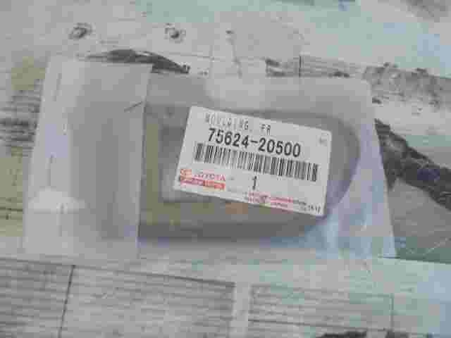 Moulding Front LH  Toyota Avensis 7562420500 75624-20500