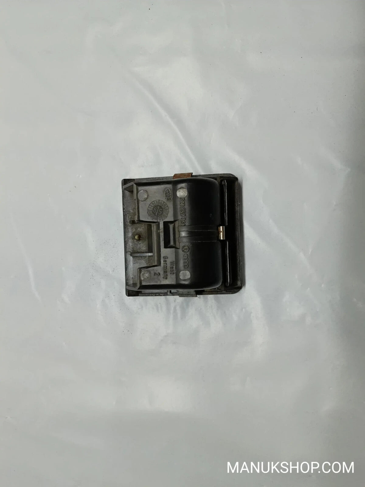 Aschenbecher VW Volkswagen Passat 321857961