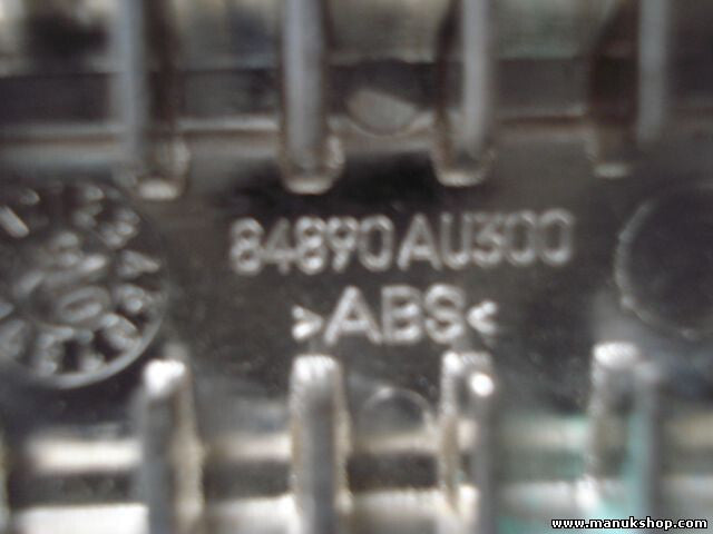Emblem Logo Nissan Primera P12 84890AU300