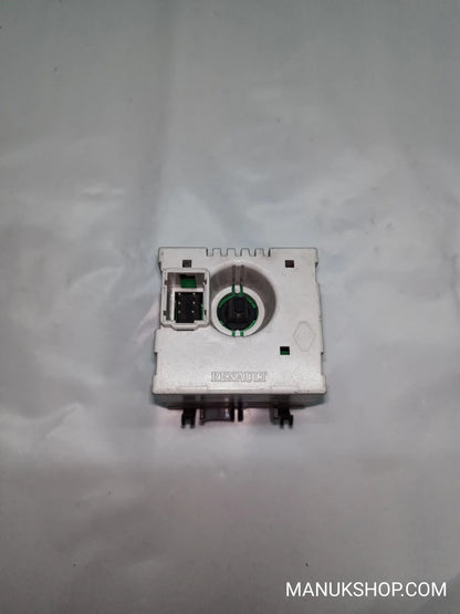 Bordcomputer  Renault Megane Clio Scenic 7700421037 2270511AT 12V BORG