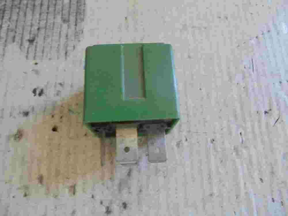 Relais Opel Vectra 13136665 13 136 665 12V GM 81910 819.10 G