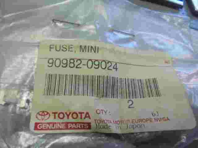 Fuse Mini  Toyota Lexus RZ 450E IS 350C 9098209024 90982-09024