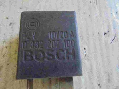 Relais Opel Astra BOSCH 0332207100 0 332 207 100