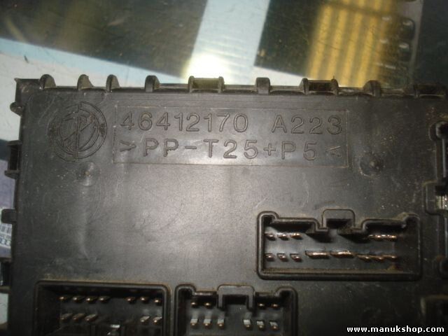 Sicherungskasten Lancia Y 840 Fiat Punto 176 Barchetta 46412170 A223 PP-T25 P5