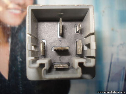 Relais Mitsubishi Carisma Volvo V40 Bj. 96-00 MB953394 72HM100