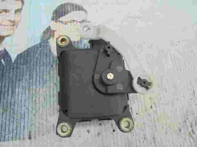 Stellmotor Heizung  Audi A4 B5 VW Passat B5 8D1820511B  BOSCH 0132801149