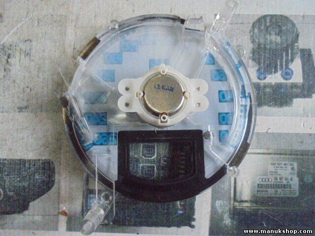 Tachometer Volvo V70 S70 S60 S80 YAZAKI 8637993 69294620T 040T