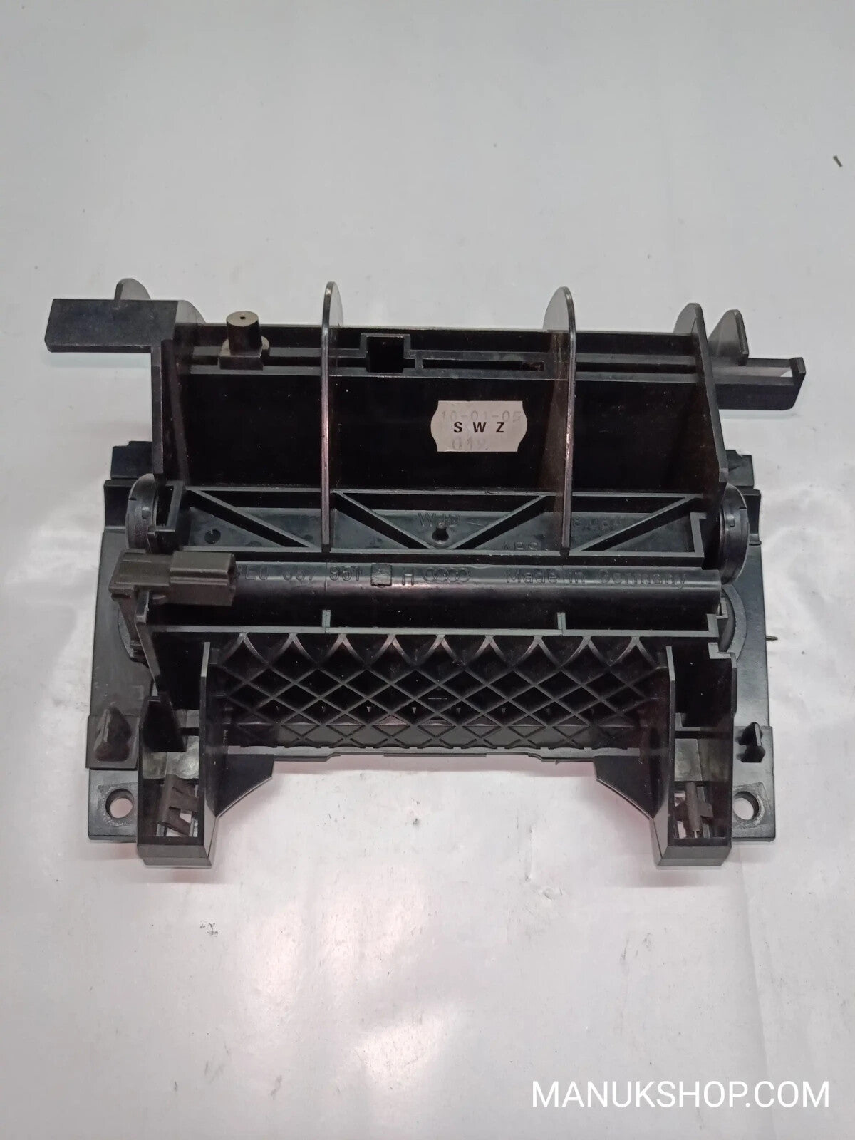 Aschenbecher Audi A4 8E B6 B7 8E0857951H 8E0 857 951 H