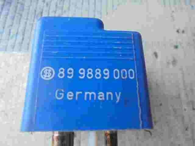 Kühlerlüfter Relais Mercedes-Benz W124 W201 W202 0025420119 899889000