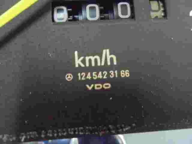 Tachometer Mercedes-Benz W124 1245423166 124 542 31 66 VDO Km 221819