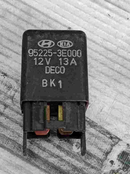 Leistungsrelais Kia Sorento 952253E000 95225-3E000 12V 13A Deco BK1