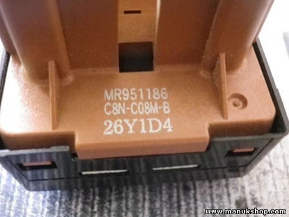Spiegelschalter Mitsubishi Pajero Montero III V7 3.2 MR951186 C8NC08M8 26Y1D4