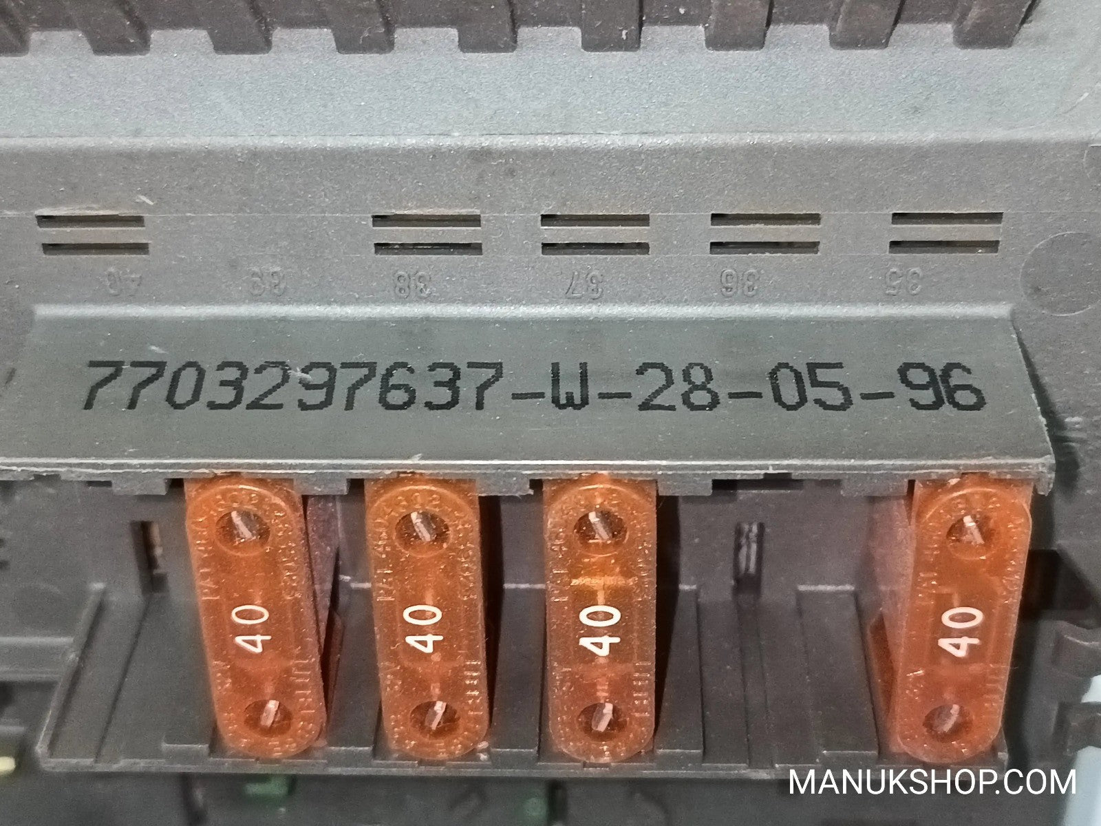 Sicherungskasten Renault Laguna 7703297637 7703 297 637