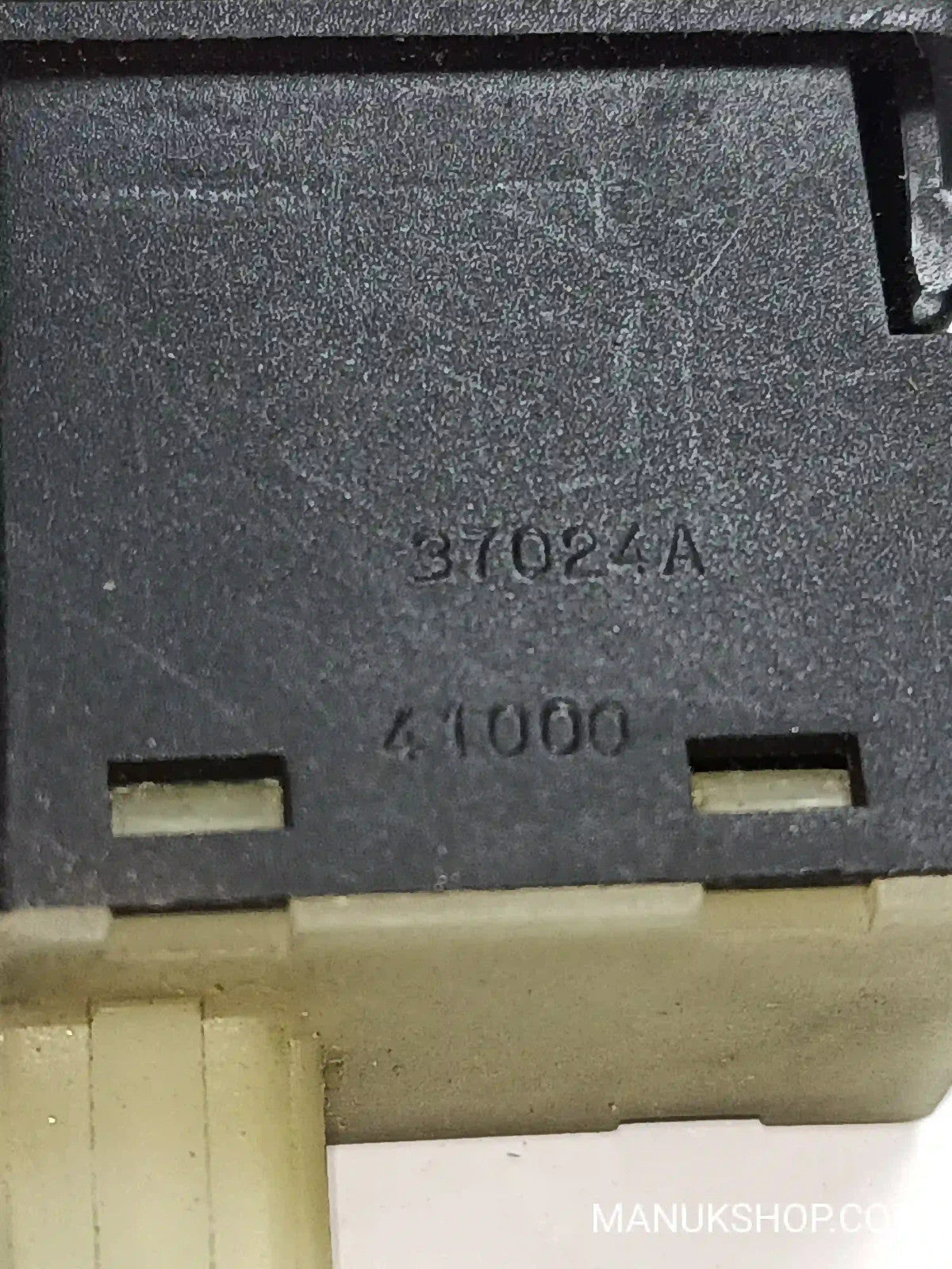 Stellmotor Scheinwerfer LWR Leuchtweitenregulierung Nissan Almera 37024A PA66