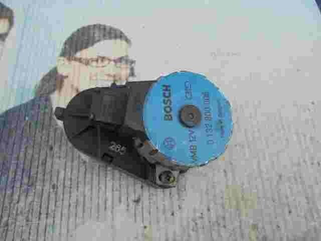 Stellmotor Heizung BMW E34 E32 BOSCH 0132800006  BEHR 9094802385 8350081