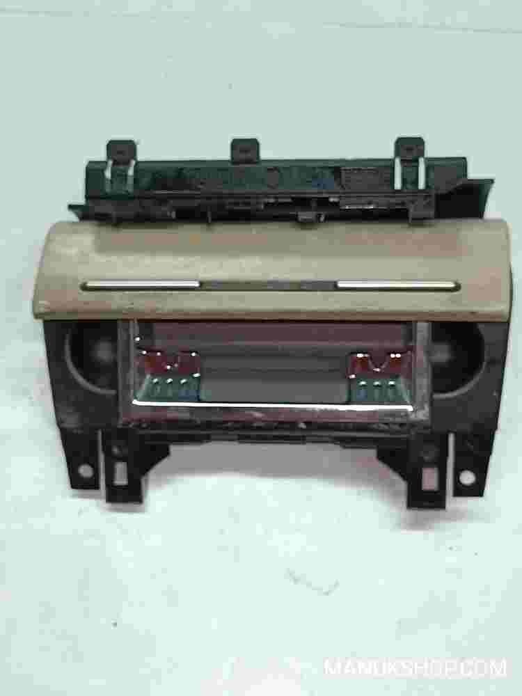 Aschenbecher  Audi A4 8E B6 B7 8E0857951F 8E0 857 951 F