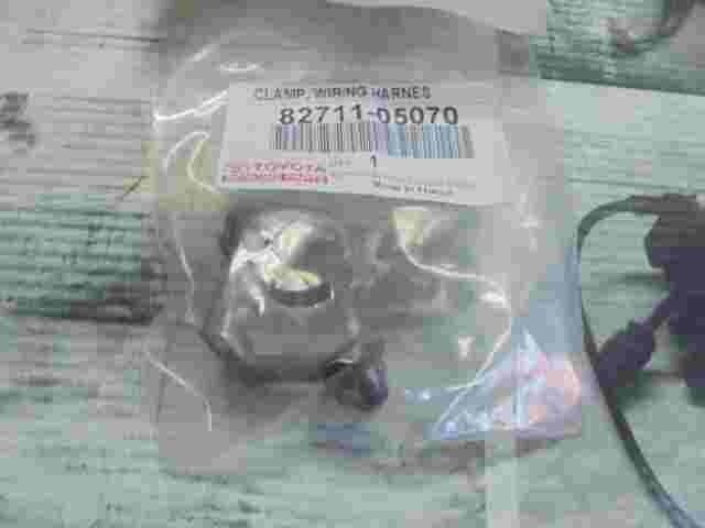 Clamp Wiring Harnes  Toyota Corolla 8271105070 82711-05070