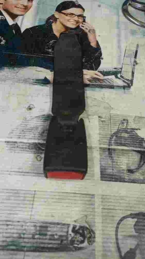 Gurtschloss Gurtschnapper hinten Nissan Pickup D22 041009F1X ABO G2285