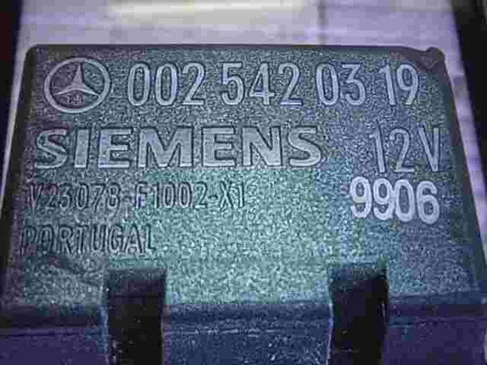 Wischerrelais Mercedes E W211 W210 320E A W168 W202  0025420319 V23078F1002X1