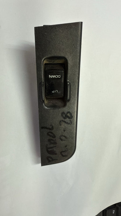 Fensterheber schalter Nissan Patrol Patrol Y60 8296007J60 82960 07J60