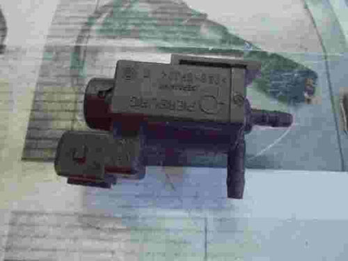 Magnetventil Unterdruckventil Volvo V50 XC90 S70 V70 30611668 72224010
