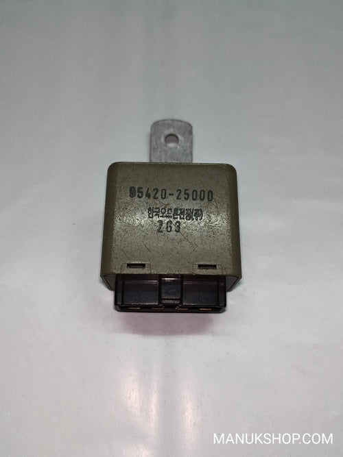 Relais Scheibenwischer Hyundai Accent 9542025000 95420-25000 Omron ZG3