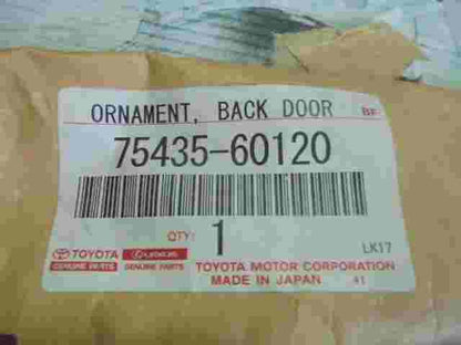 Emblem Logo  Toyota Land Cruiser Prado 120 / J120 7543560120