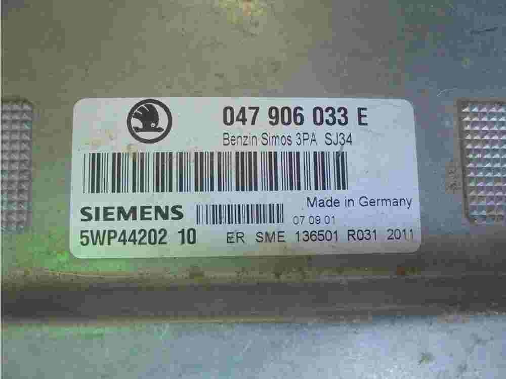 Motorsteuergerät  Skoda Fabia 047906033E 047 906 033 E SIEMENS 5WP4420210