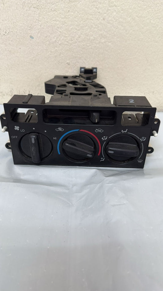 Heizungsbedienteil Toyota Land Cruiser J9 55911-60040 5591160040 5591060160