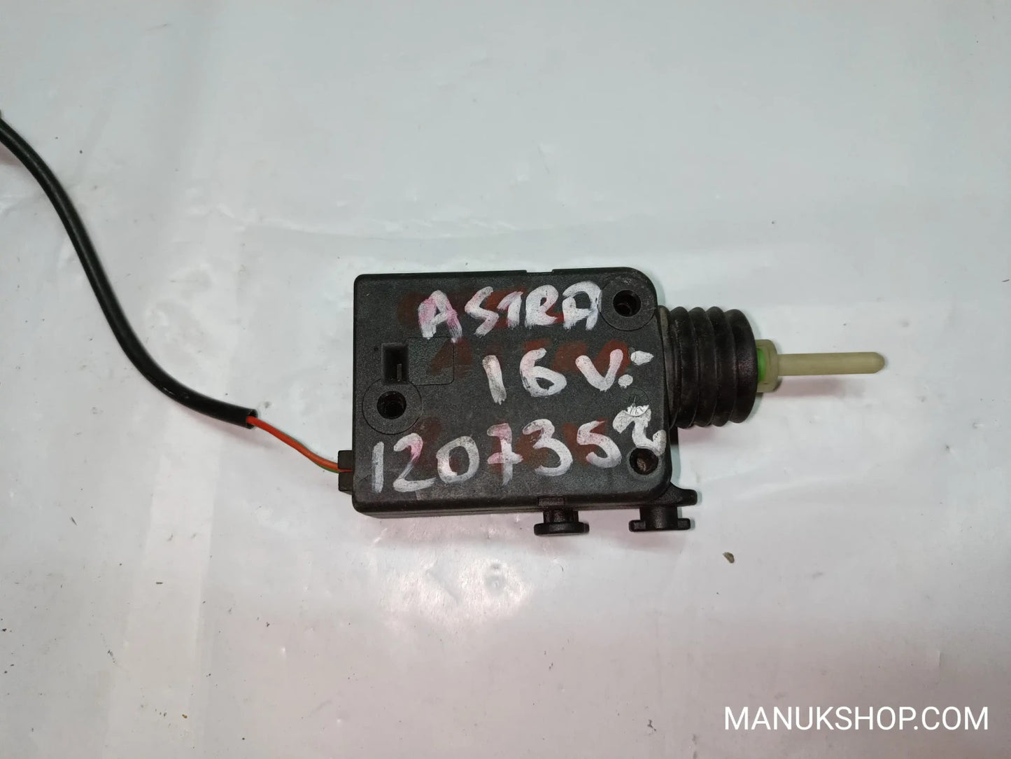 Stellmotor Heckklappe Zentralverriegelung Opel Astra G 605415 90587326 1101215