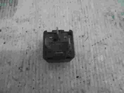 Relais Opel Kadett Corsa A Astra F 94001003 940 010-03 HELLA 4RA94001003