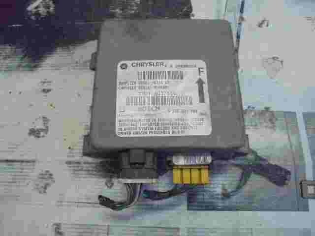 Airbagsensor Airbagsteuergerät Grand Voyager II Caravan 04686256 F 0285001093