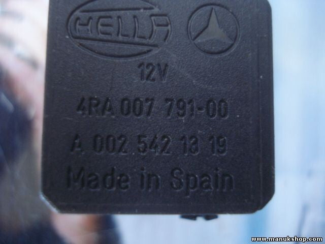 Relais Mercedes-Benz W202 C220 12V A0025421319 A 002 542 1319 HELLA 4RA00779100