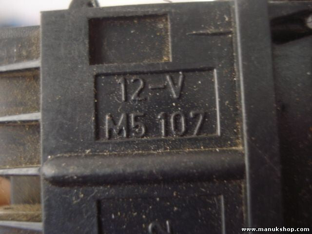 ZV Zentralverriegelungsschalter Renault 19 Bj. 88-92 M5107 12V