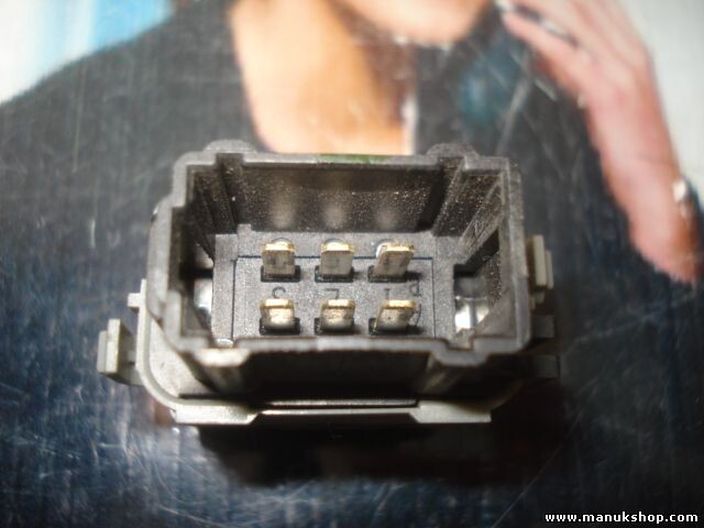 Schalter Renault Laguna 8200025895 2808201 28082 01 307799A