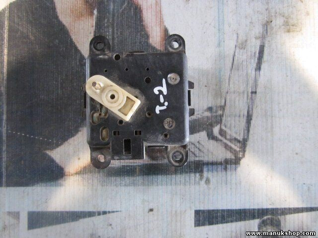 Stellmotor Heizung Nissan Terrano Ford MaverickII 3J30030820 3J300 30820 020724