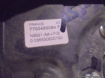 Fahrer Lenkrad Renault Kangoo 550677200E 7700433084F N8621-AA+B/P