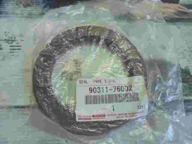 Тype T Oil Seal Toyota Auris Yaris Avensis Corolla Prius 9031176002 90311-76002