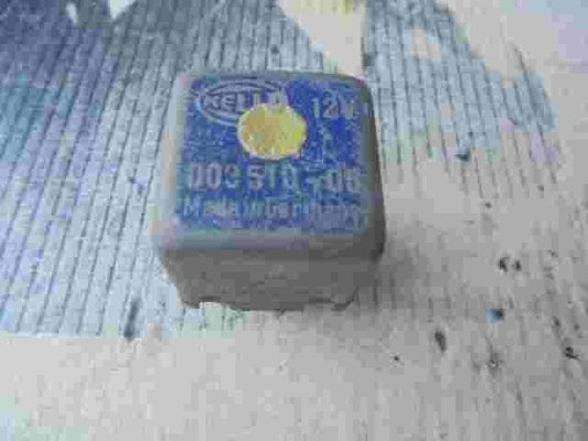 Relais  BMW E21 E30 E12 E28 E24 E23 61311372537 61.31-1372 537 HELLA 00351005